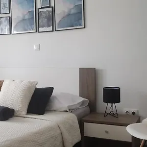 https://tomena-apartments.hotels-in-trogir.com